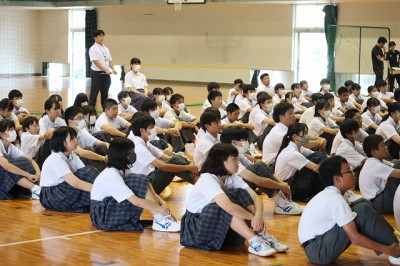 ２年学年集会 (2)