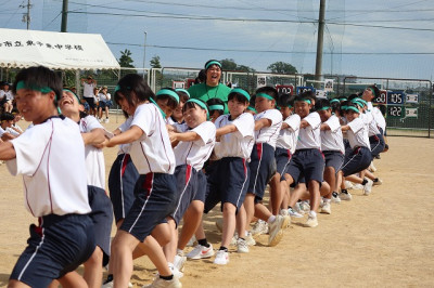 7綱引き3年 (7)